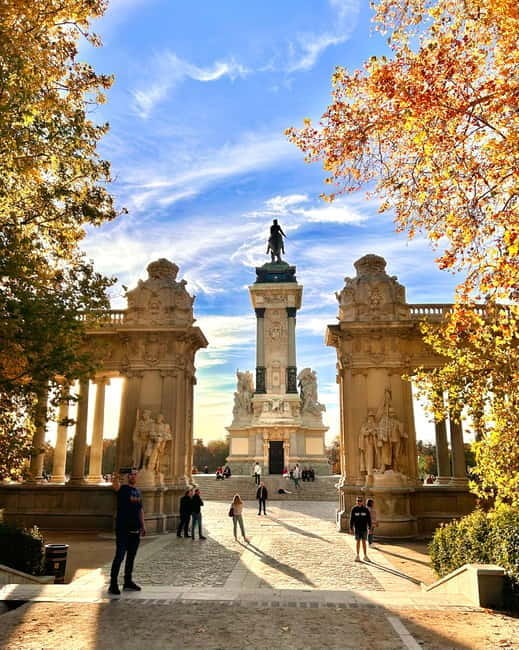 Madrid: Magic Retiro Park Bike Tour - La Rosaleda and the Fallen Angel
