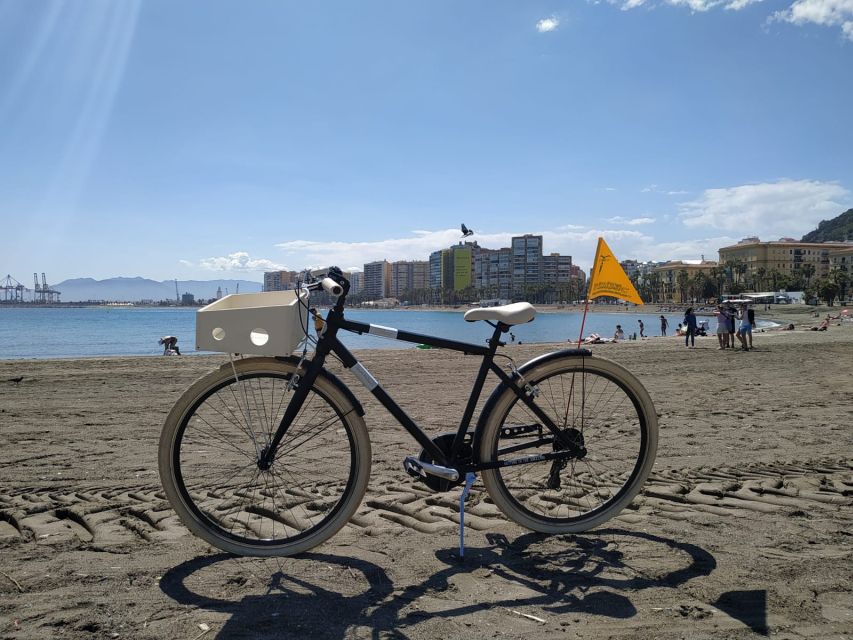 Malaga: Bike Rental for City Discovery Route & Beaches - Starting at La Malagueta and Paseo Reding