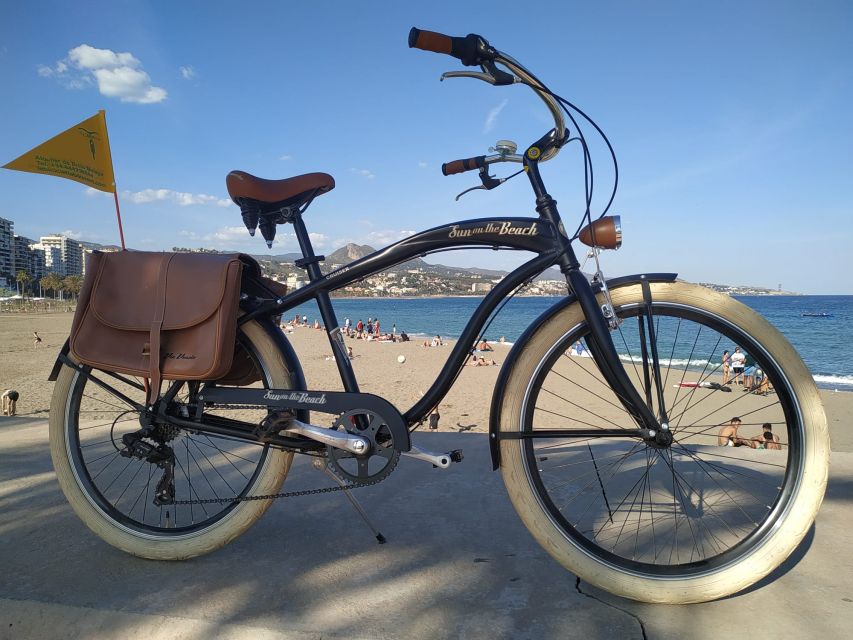 Malaga: Bike Rental for City Discovery Route & Beaches - Exploring the historic center by bicycle