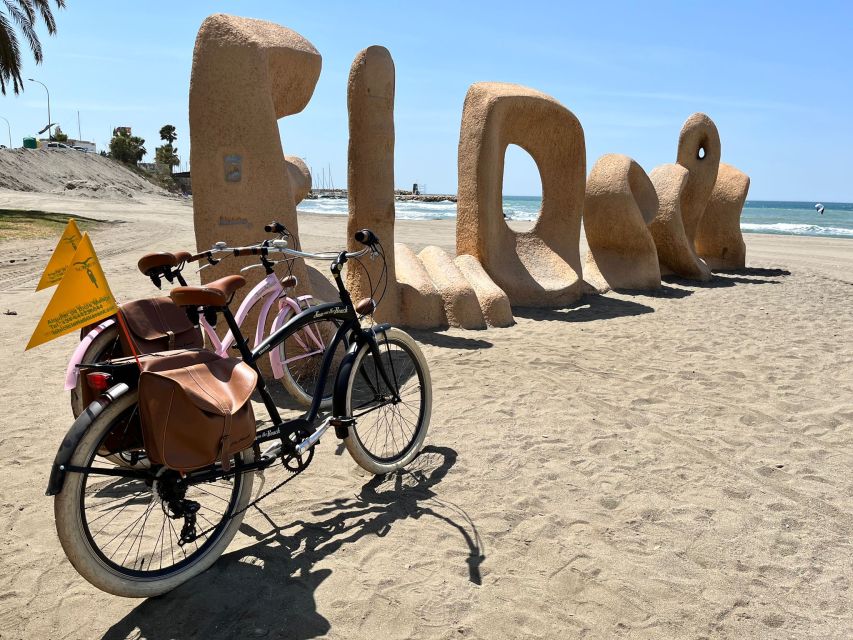 Malaga: Bike Rental for City Discovery Route & Beaches - Riding east from La Malagueta toward El Palo