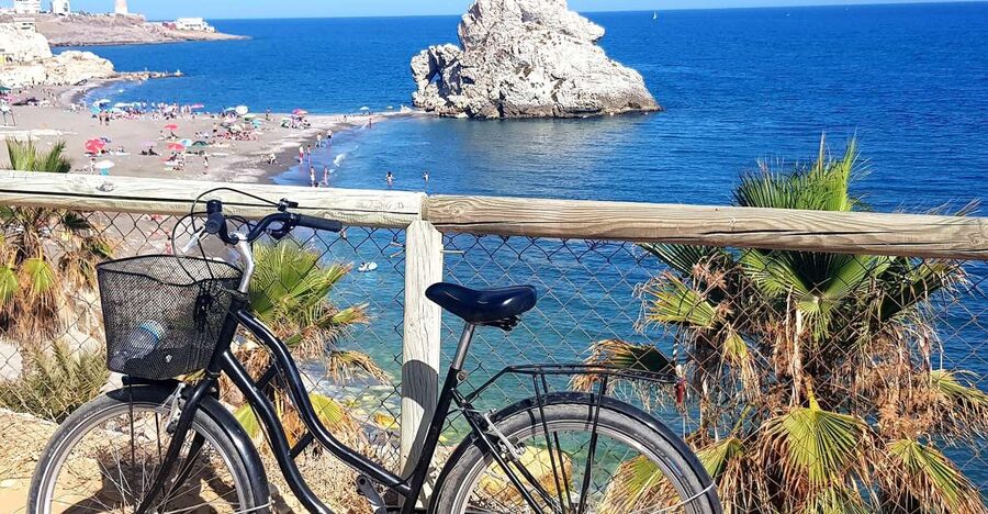 Malaga: City Bike Rental with Self-Guided Cycling Route - East along the coast to Pedregalejo and El Palo