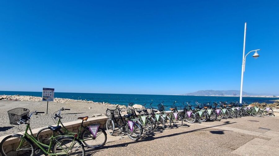 Malaga: City Bike Rental with Self-Guided Cycling Route - Bikes and family equipment