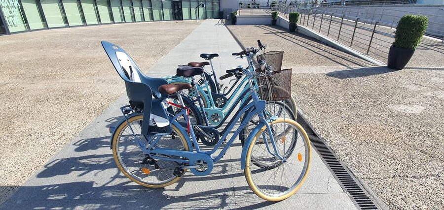 Malaga: Private Bike Rental - Riding the Historic Center to the Roman Theatre