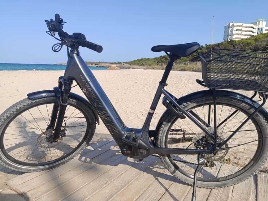 Mallorca: Touring or electric bike rental in Cala Millor - Choosing Between a Touring Bike and an Electric Bike