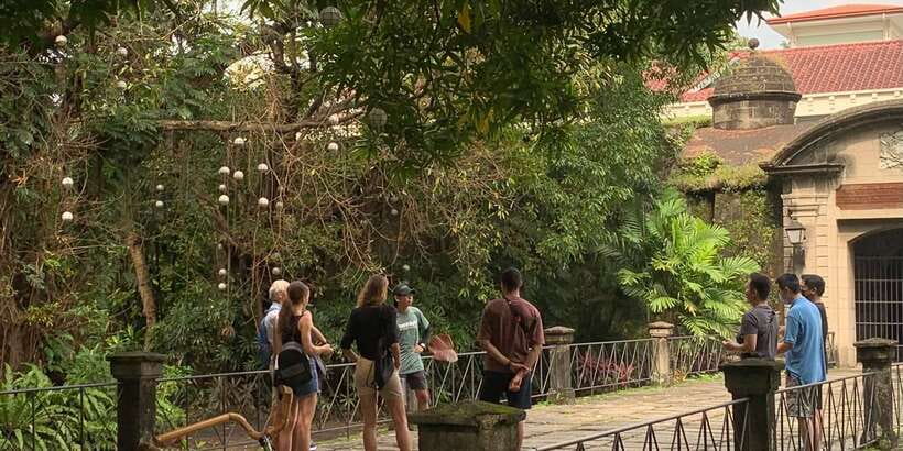 Manila: Guided Sunset Bamboo Bike Tour in Intramuros - Puerta del Parian and the old gateways