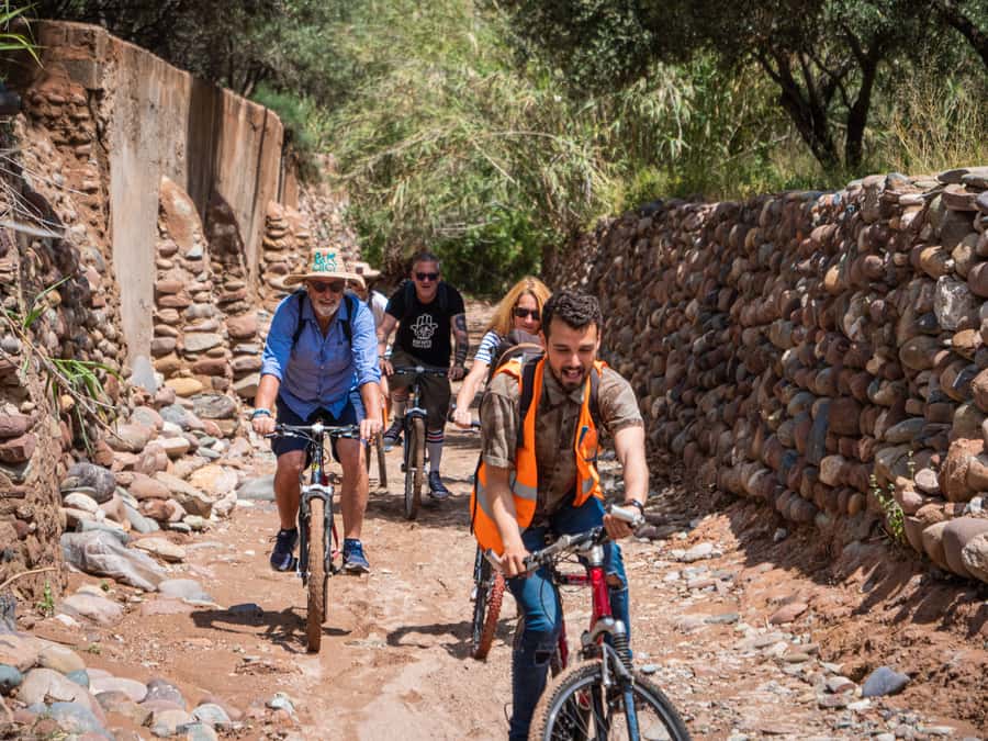 Marrakech: Cycling Tour in Palm Groove with Local Breakfast - What the guides add to the ride