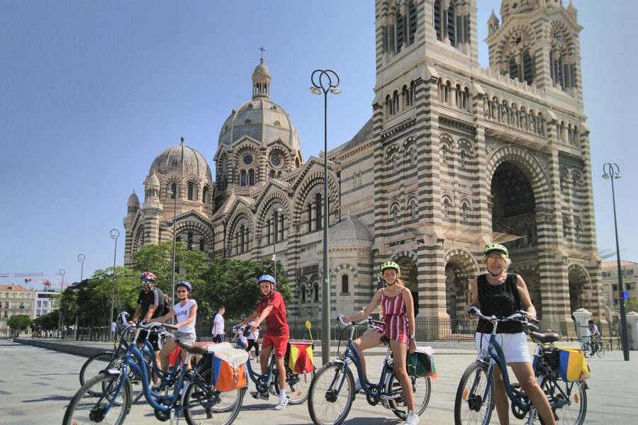 Marseille: City Highlights Guided Half-Day E-Bike Tour - Pharo and the coast bring the best views