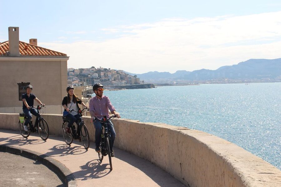 Marseille: E-bike Virtual Guided Tour - Starting at Vieux Port and meeting the staff