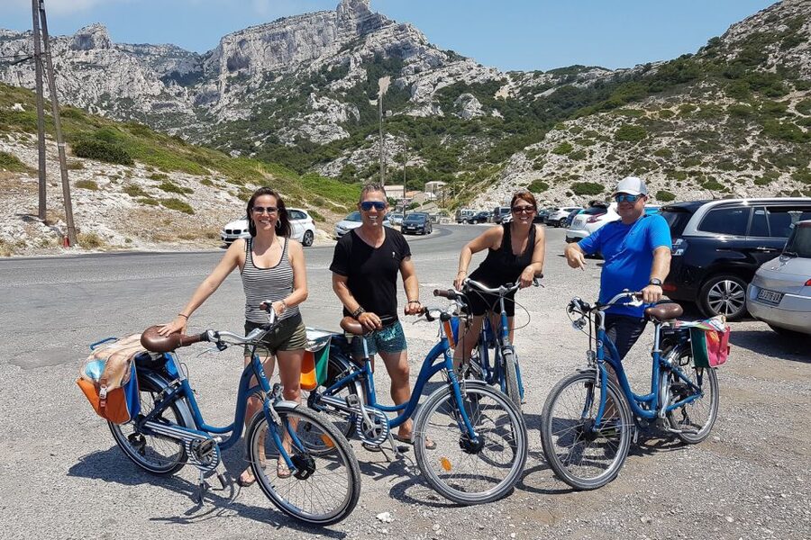 Marseille: Full-Day Guided E-Bike Coast & Calanques Tour - Notre Dame de la Garde and the Corniche