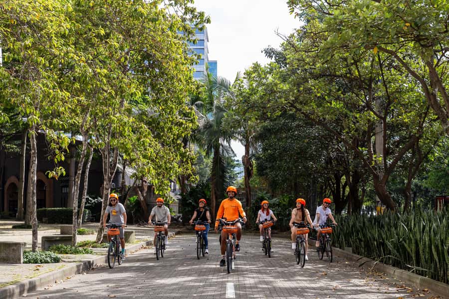 Medellín: E-bike and Foodie Tour - The final tasting and Medellín River Parks
