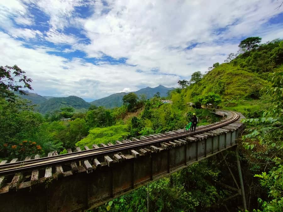 Medellín: Full-Day Mountain Bike Tour with Lunch - Who will enjoy this six-hour ride?