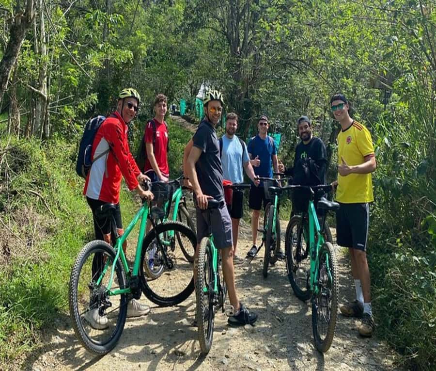Medellín: Full-Day Mountain Bike Tour with Lunch - Coffee, safety, and getting ready to ride