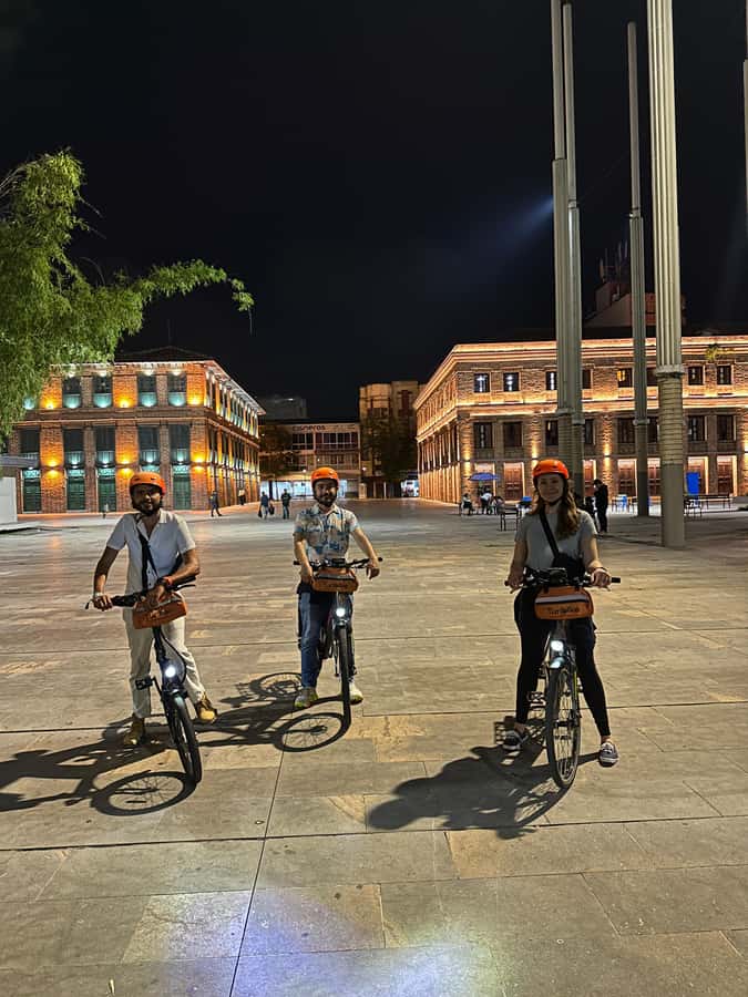 Medellín: History & Local Life Essentials Tour on an E-Bike - Starting at NOI coworking in Ciudad del Río