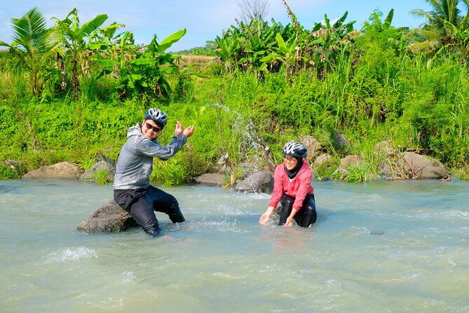 Menoreh Village Cycling - Meeting village neighbors and tasting Javanese food