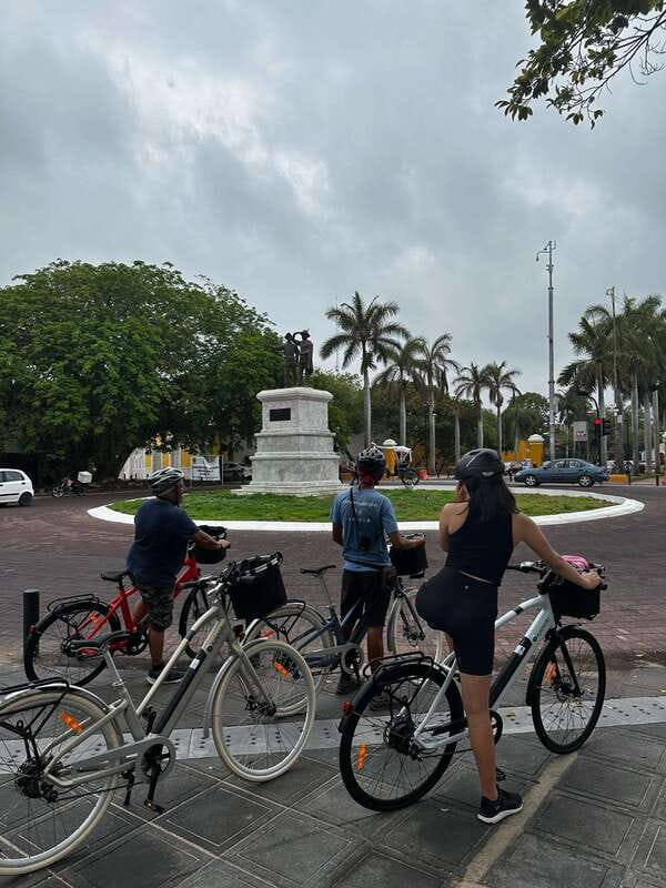 Mérida: The E-bike tour with history and culture - García Ginerés and Parque de las Americas