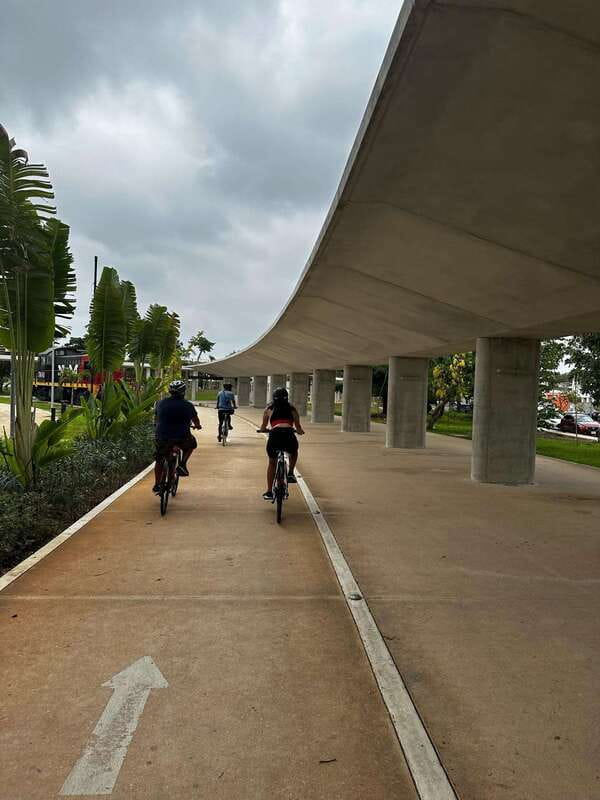 Mérida: The E-bike tour with history and culture - Parque de la Plancha and the first refreshment break