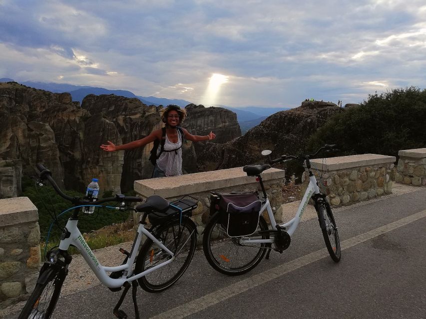 Meteora Sunset Tour on E-bikes - Starting in Kalambaka, below the Meteora cliffs