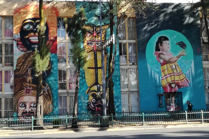 Mexico City; ART NACO : Murals & Street Art Bike Tour - A pause at Pushkin Garden and a look toward Roma