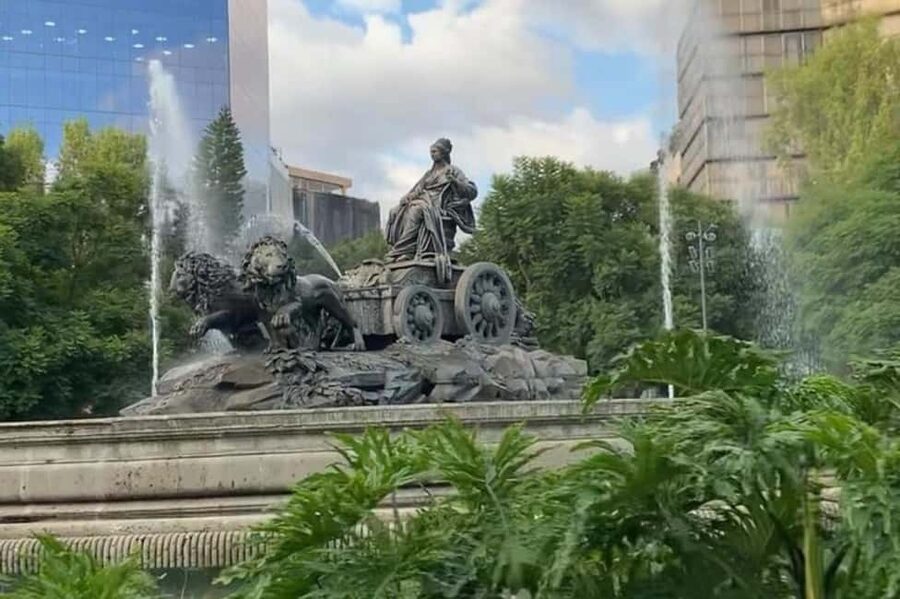 Mexico City: Guided Bike Tour of Culture and Local Taste - Starting with breakfast and getting comfortable