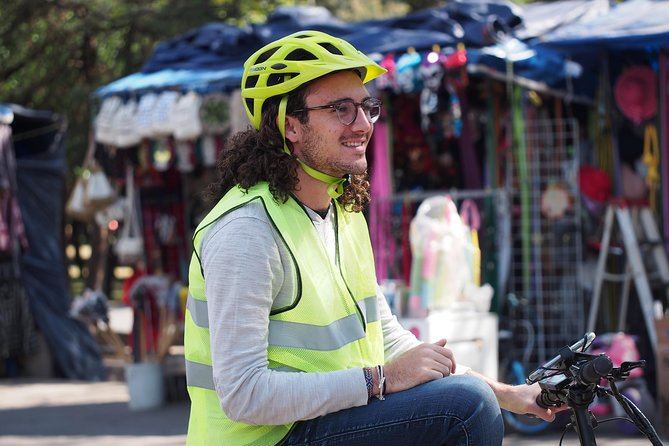 Mexico City Highlights E-Bike Tour With Foodie Stops - Centro Histórico: buildings, power, and older Mexico City