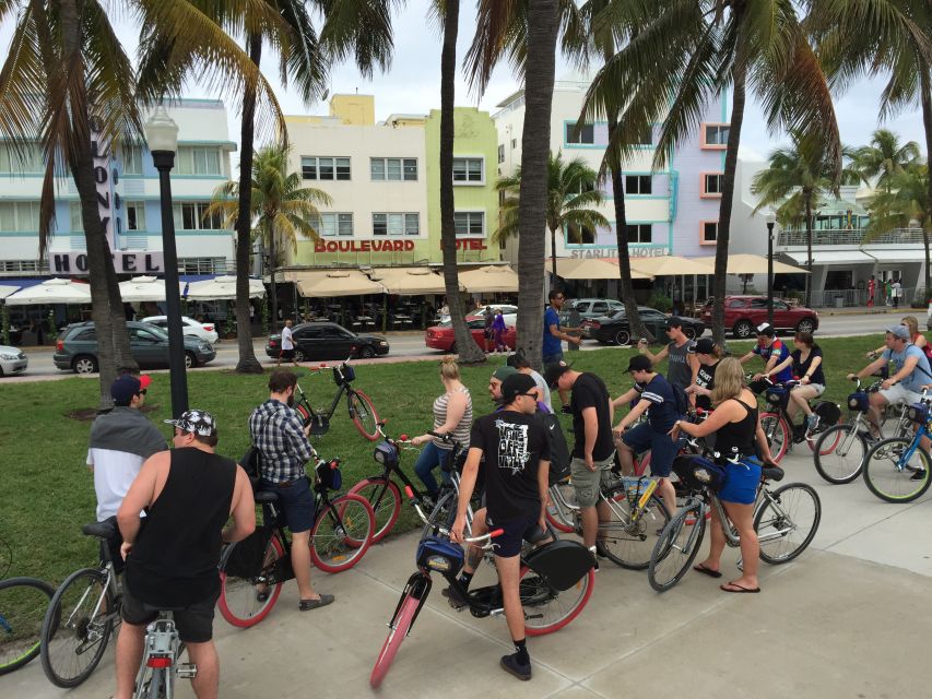 Miami: 2-Hour Art Deco Bike Tour - Heat, clothing, and practical comfort