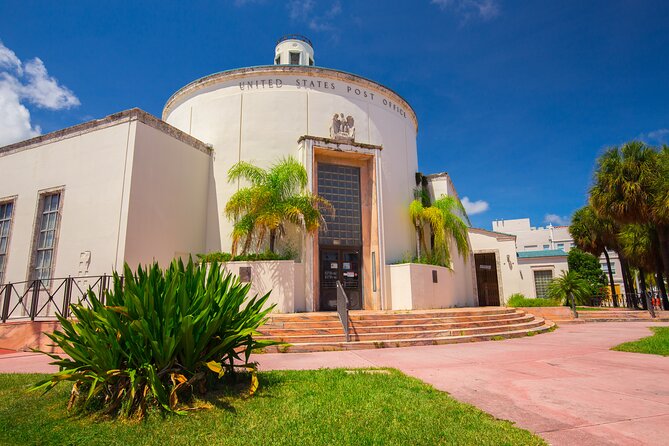 Miami Beach Art Deco & History Bike Tour with Design Enthusiast - What makes Damian a valuable guide