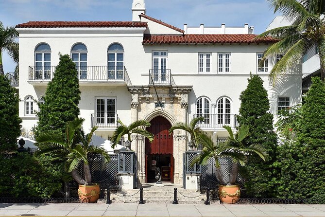 Miami Beach Art Deco & History Bike Tour with Design Enthusiast - Nikki Beach and South of Fifth