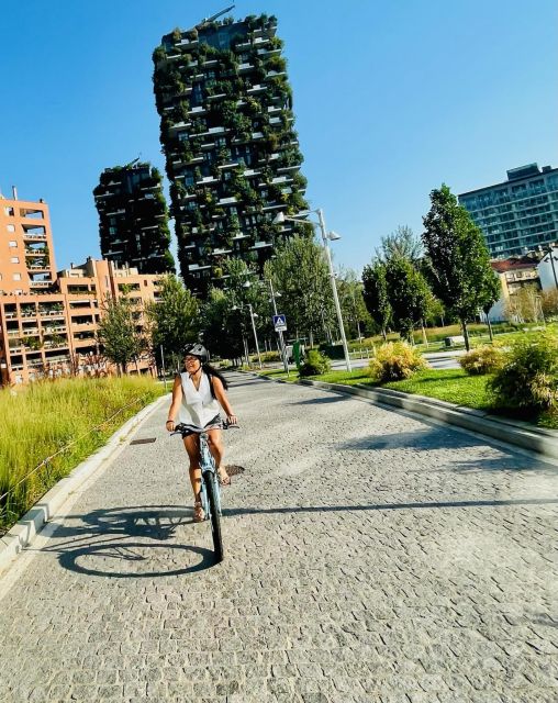 Milan: Bike tour of the city - The Duomo is the tour’s grand central moment