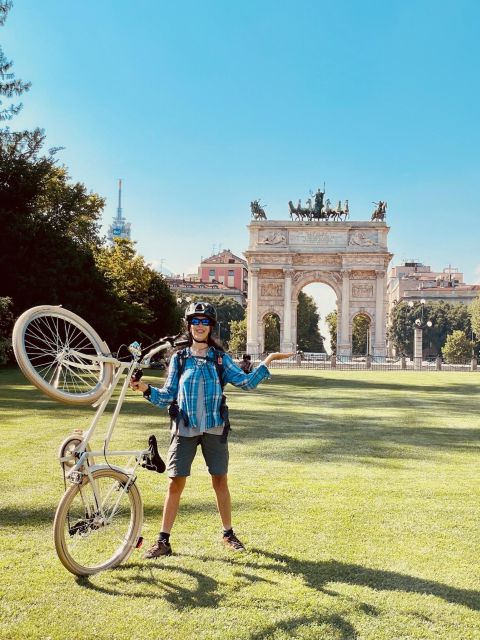 Milan: Bike tour of the city - Starting with Porta Nuova’s modern Milan
