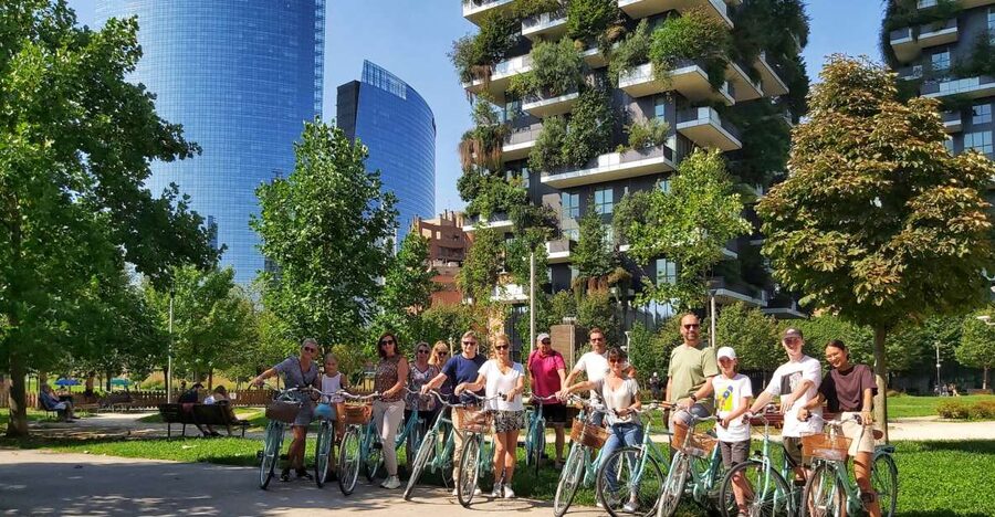 Milan: Highlights and Hidden Gems Guided Bike Tour - The Duomo, Palazzo Reale, Galleria, and La Scala