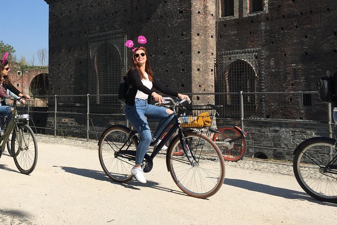 Milan's Hidden Gems: Unique Bike Tour (ENG, NL) - Why a bike is a smart way to see Milan