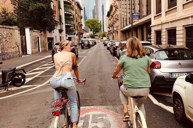 Milan's Hidden Gems: Unique Bike Tour (ENG, NL) - CityLife’s ultra-modern project