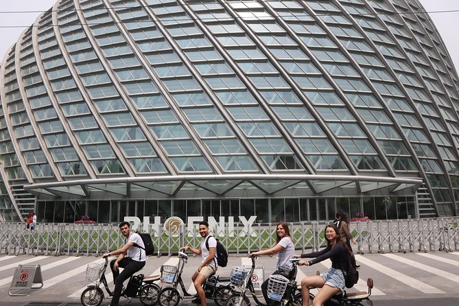 Modern Beijing Discovery by Bike - Sanlitun SOHO and the final stretch