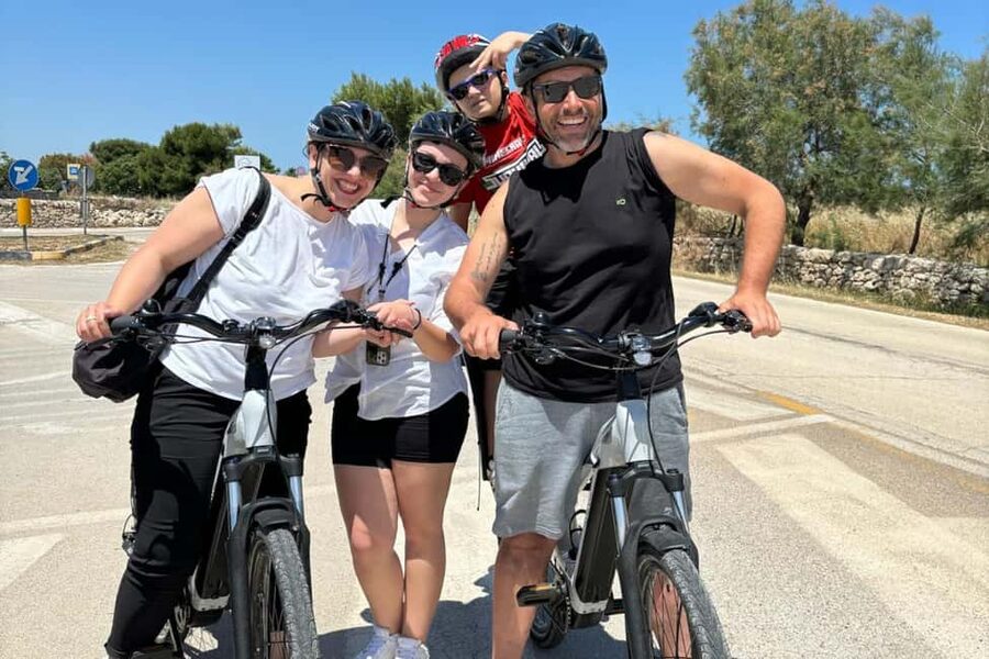 Monopoli: E-Bike Tour with Sandwich and Wine - Key points at a glance