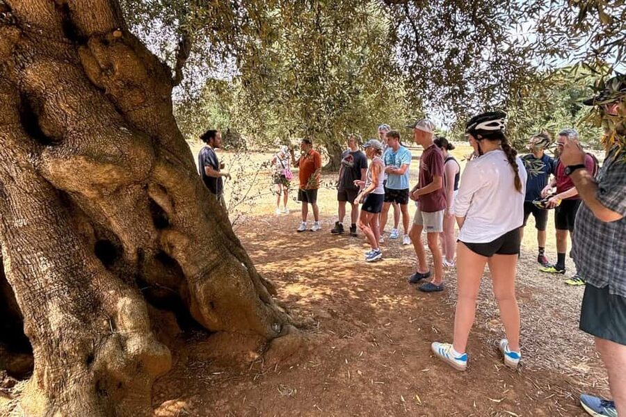 Monopoli: E-Bike Tour with Sandwich and Wine - Leaving Monopoli through the old town