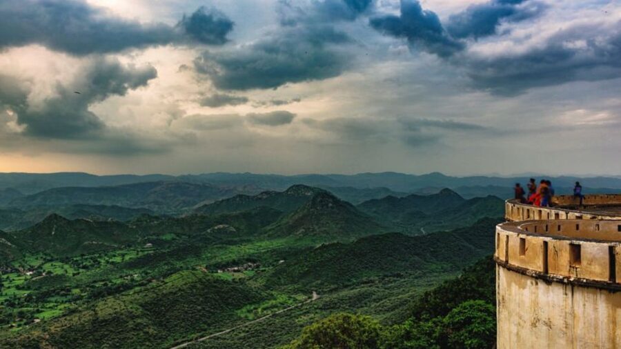 Monsoon Palace (Sajjangarh) E-bike Trail - Heat, water, and riding ability