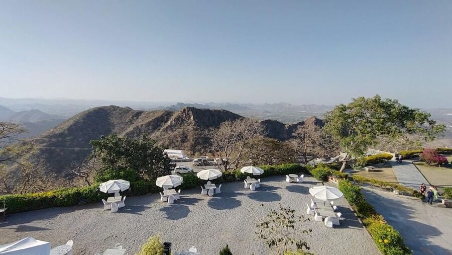 Monsoon Palace (Sajjangarh) E-bike Trail - The 10-kilometre climb through Sajjangarh Wildlife Sanctuary