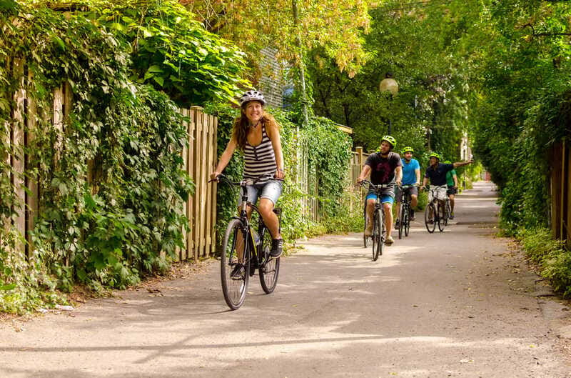 Montreal: All-Day Bicycle Rental - Chinatown: a compact food stop with character