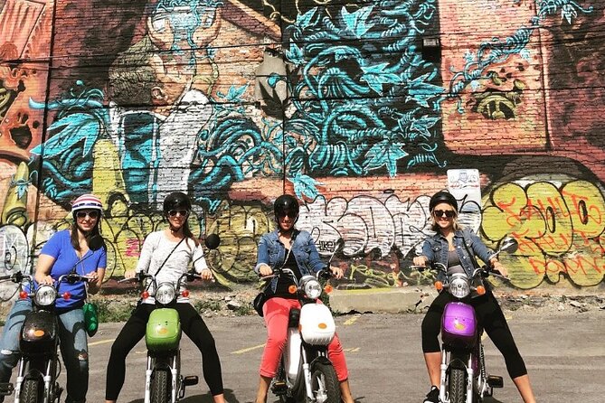 Montreal eBike Sightseeing Tour - The 10 a.m. route covers the broadest mix