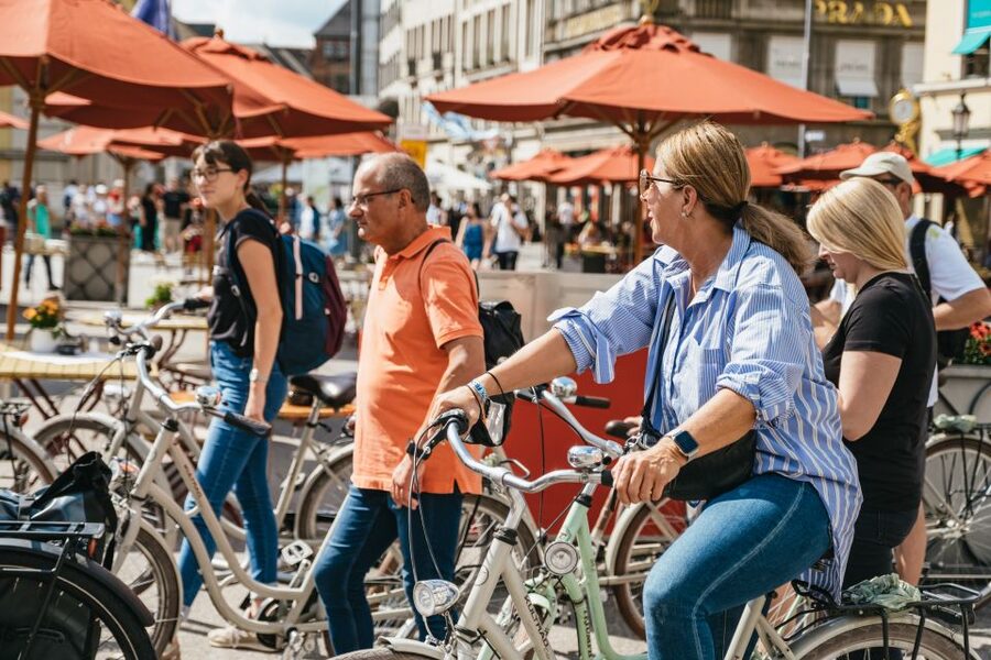 Munich 3-Hour Guided Bike Tour - Guides and group size shape the ride