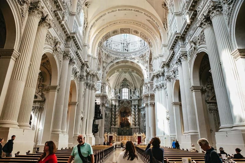Munich: Guided City Tour by Bike with Beer Garden Stop - The guides are the real value