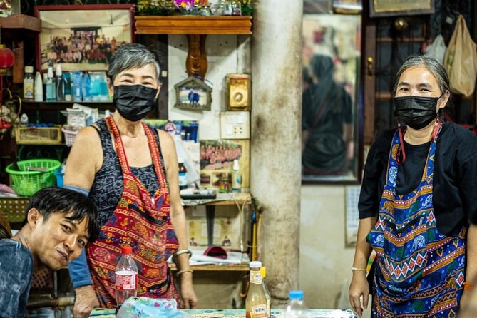 Must-Try: Hidden Bangkok Bike and Food Tour - Khlong Bang Luang for food, art, and canal life