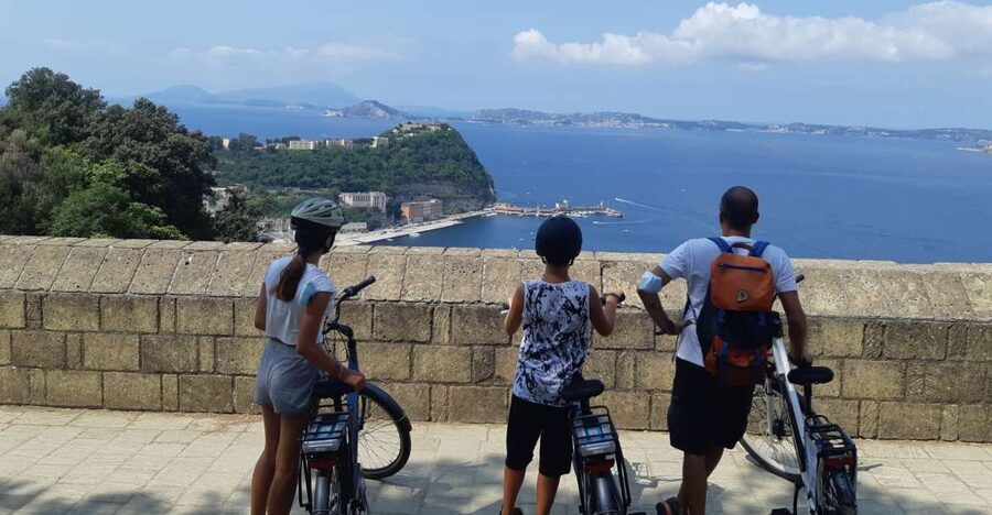Naples: City Highlights Guided Bike Tour - Why a bicycle works well in Naples