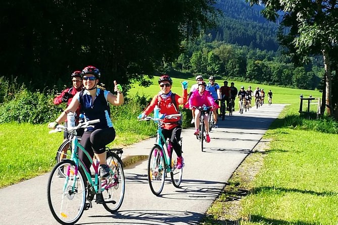 Neuschwanstein Castle by Bus Incl. Bike Ride or Hohenschwangau - Hohenschwangau and the uphill approach