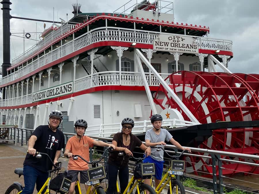 New Orleans: Garden District and French Quarter Bike Tour - Starting beside Jackson Square and the Mississippi River