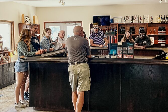 Niagara-on-the-Lake Cycle and Wine-Tasting Tour with Optional Lunch - Winery stop two: comparing styles and producers
