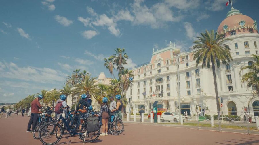 Nice: City Highlights Bike tour - Promenade des Anglais and the Hotel Negresco