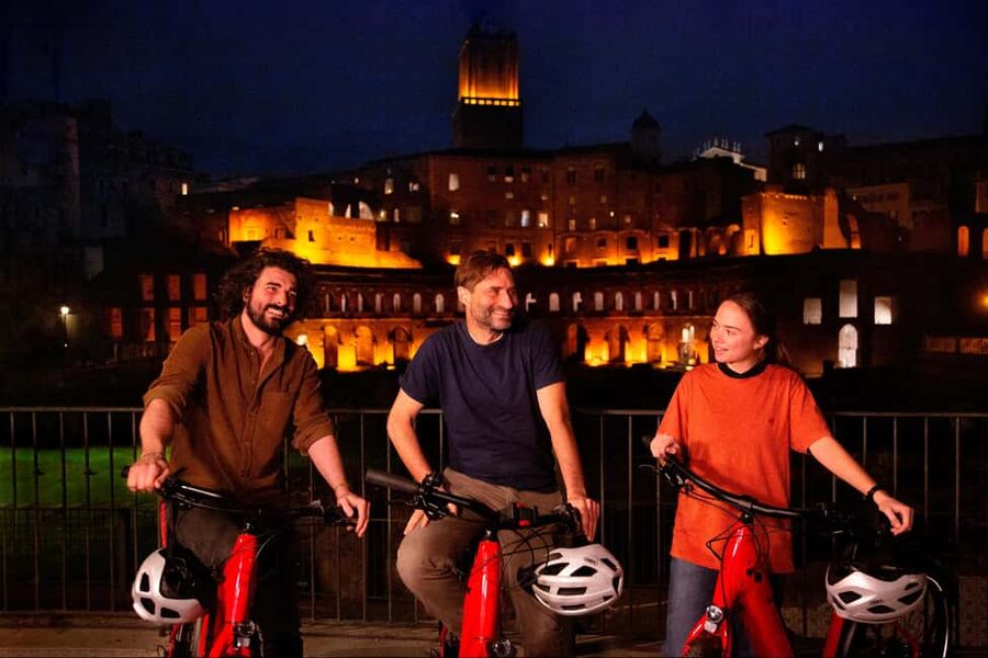 Night Tour of Rome with Top E-bike & optional Italian Dinner - What the guides add to the ride