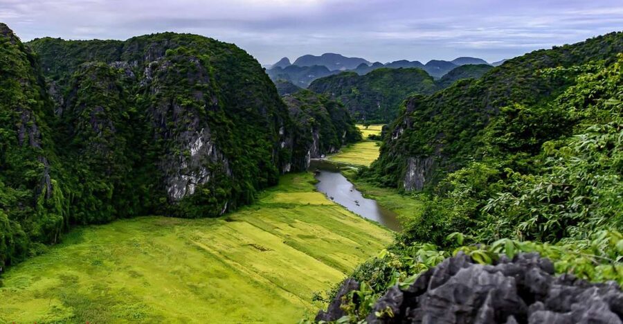 Ninh Binh Daily: Hoa Lu, Mua Cave, Tam Coc, Bike & Swimming - Climbing 500 steps at Mua Cave