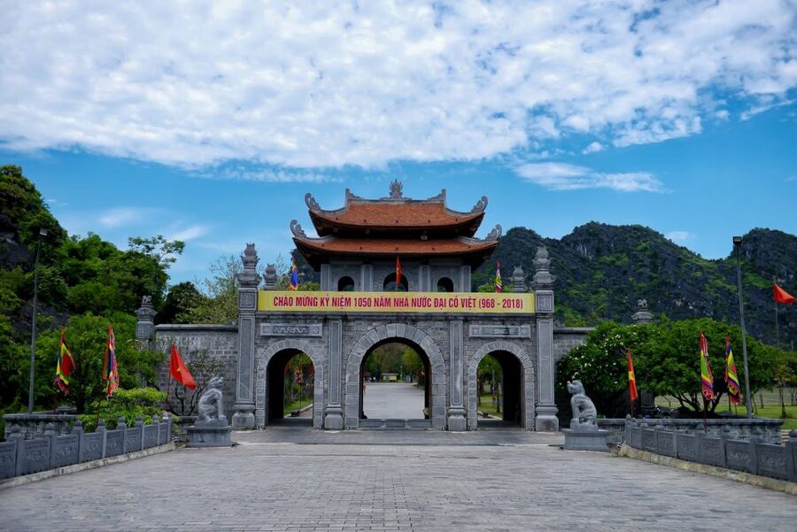 Ninh Binh Daily: Hoa Lu, Mua Cave, Tam Coc, Bike & Swimming - Pool time, tea, fruit, and the ride home